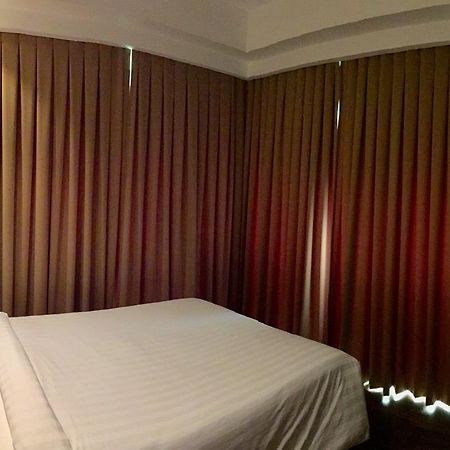 Padgett Place Prime Suites Cebu Bagian luar foto