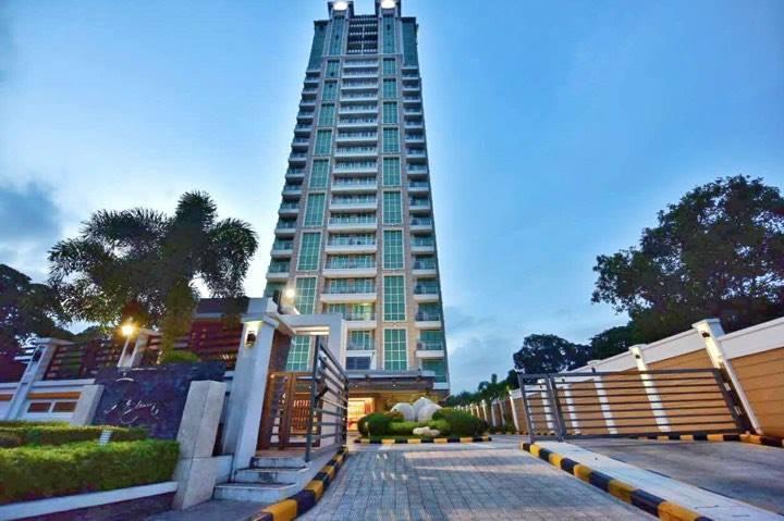 Padgett Place Prime Suites Cebu Bagian luar foto