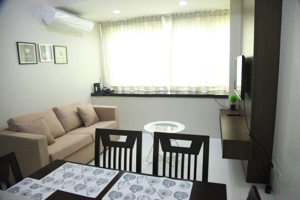 Padgett Place Prime Suites Cebu Bagian luar foto
