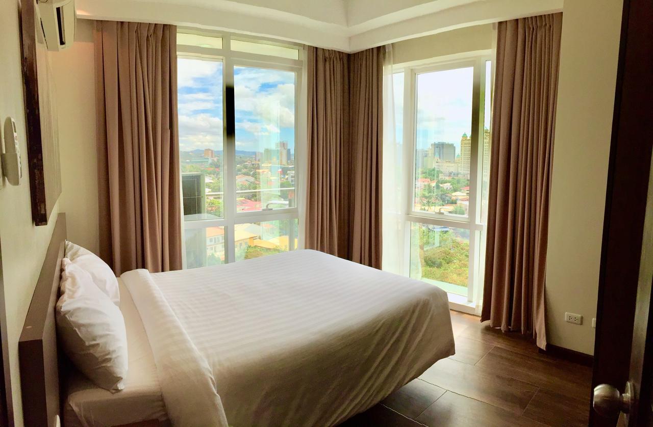 Padgett Place Prime Suites Cebu Bagian luar foto