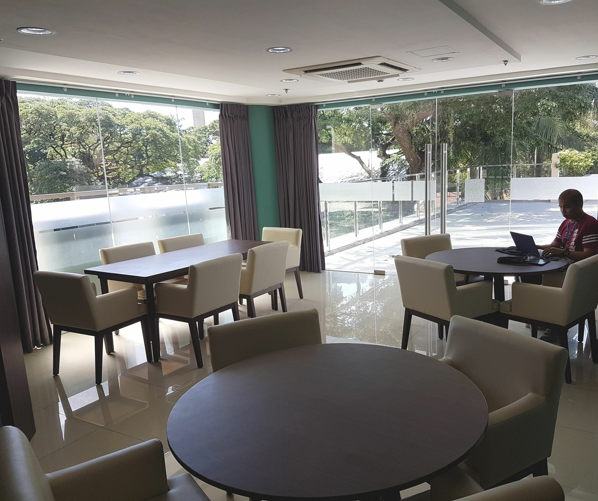Padgett Place Prime Suites Cebu Bagian luar foto