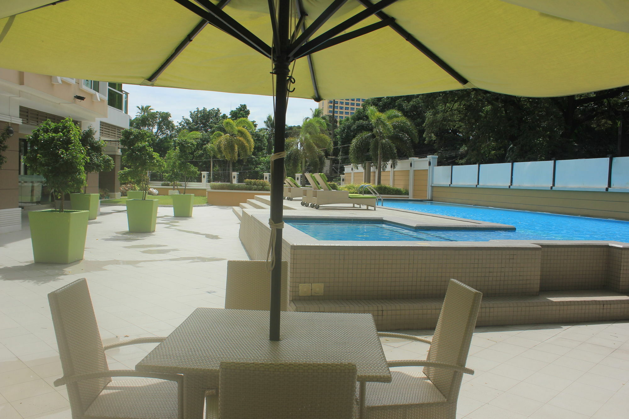 Padgett Place Prime Suites Cebu Bagian luar foto