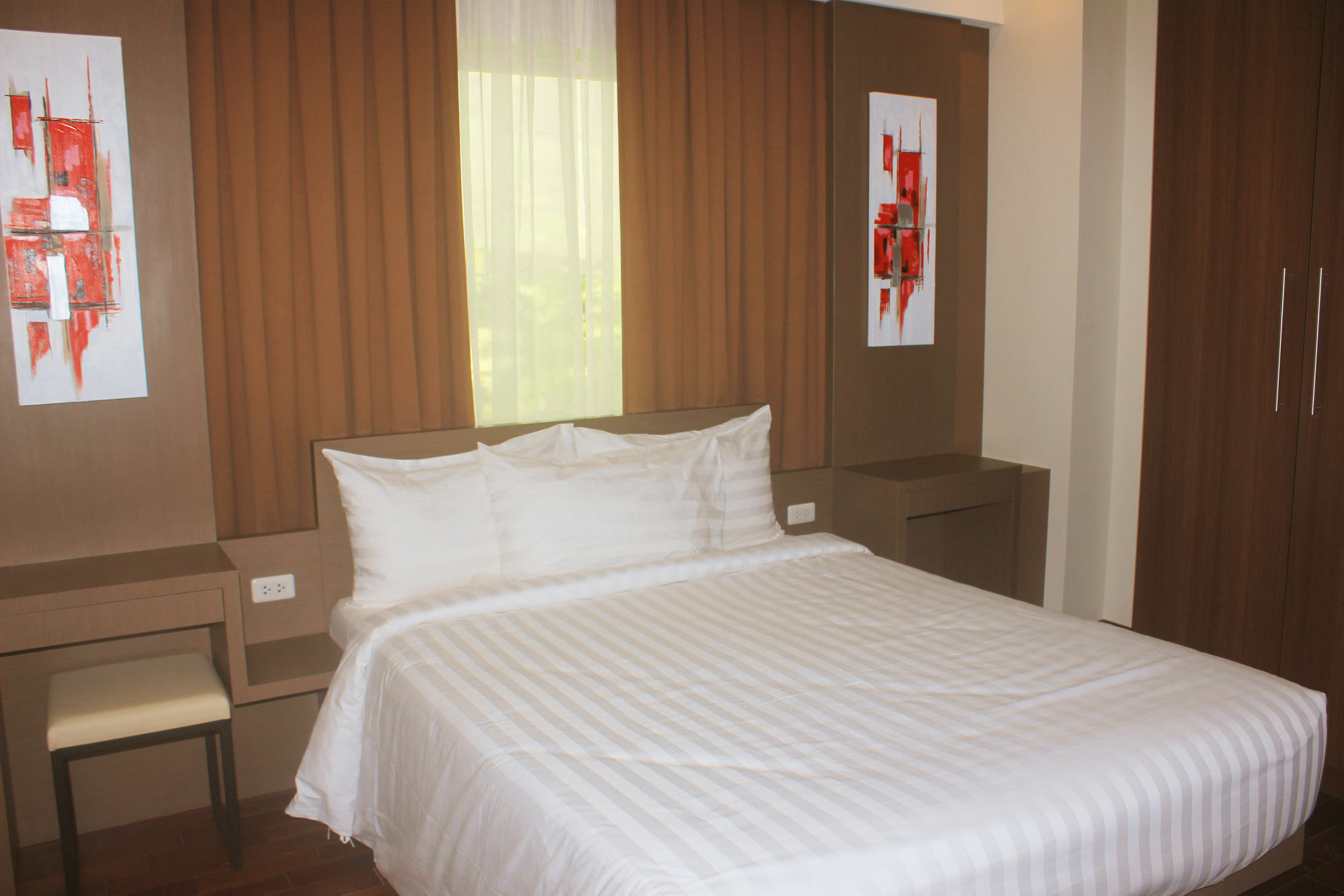 Padgett Place Prime Suites Cebu Bagian luar foto